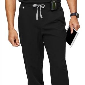 Men’s FIGS scrub joggers